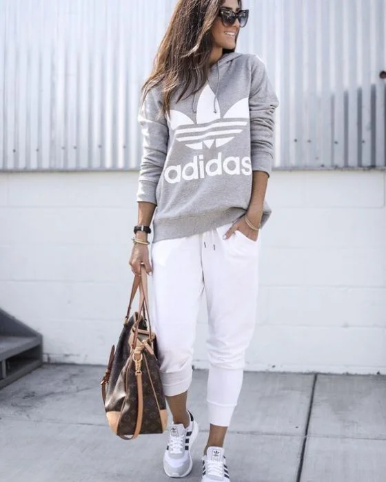 buzo y jogger blanco