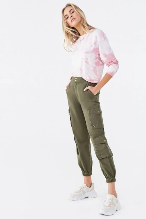 moda con babucha cargo gabardina