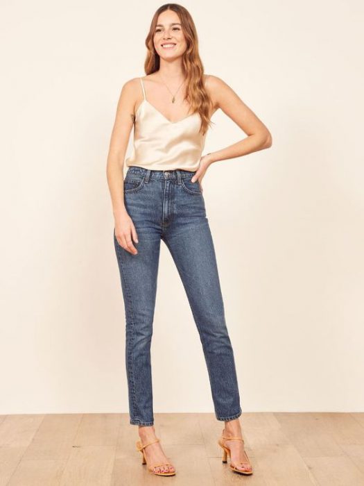 jeans recto y blusa lencera