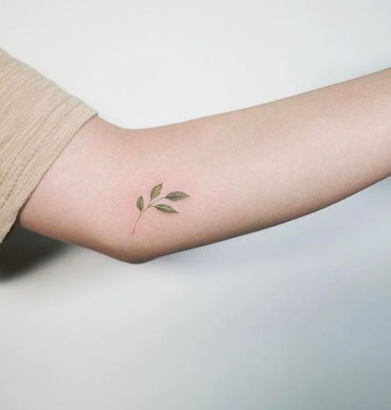 Tatuajes simples para el brazo Mujer delicado