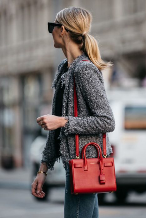 Outfits con cartera o bolso rojo para mujer 2023 - Muy Trendy