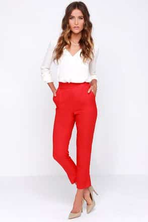 pantalon rojo stilto beige