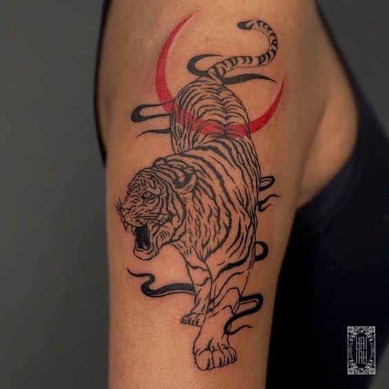 tatoo tigre rugiente