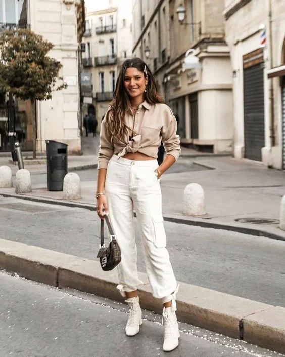 Outfits con jogger blanco moderno
