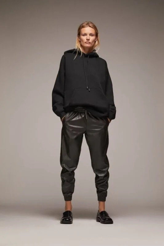 Outfits jogger vinipiel casual