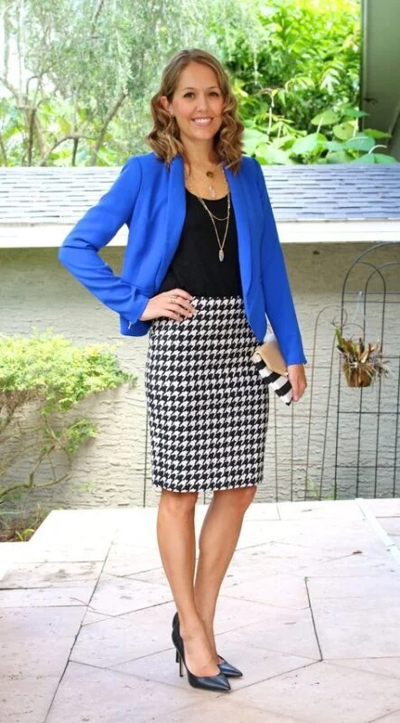 look para la oficina con blazer azul francia