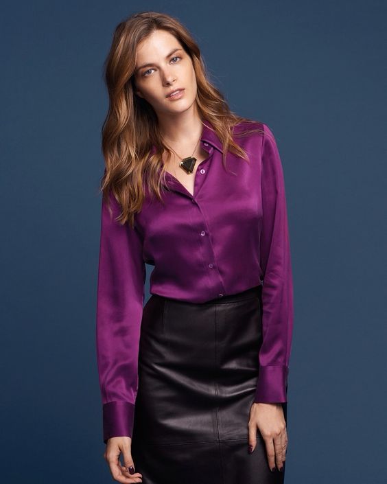 Outfits con blusa purpura para oficina con falda