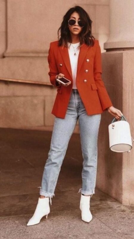 blazer terracota con jeans