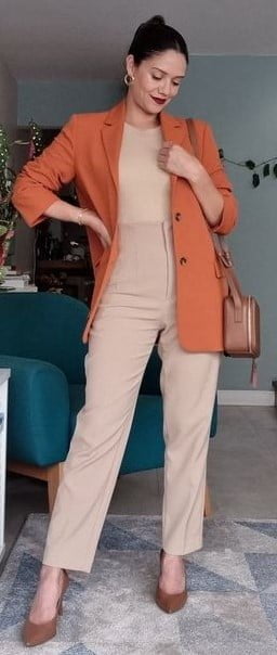 outfit con panalon beige