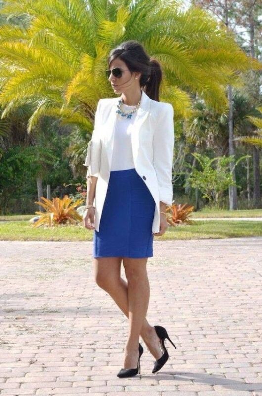 falda azul francia con blusa y blazer blanco