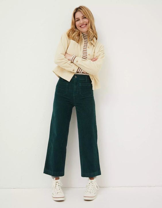Outfit con pantalon verde oscuro casual