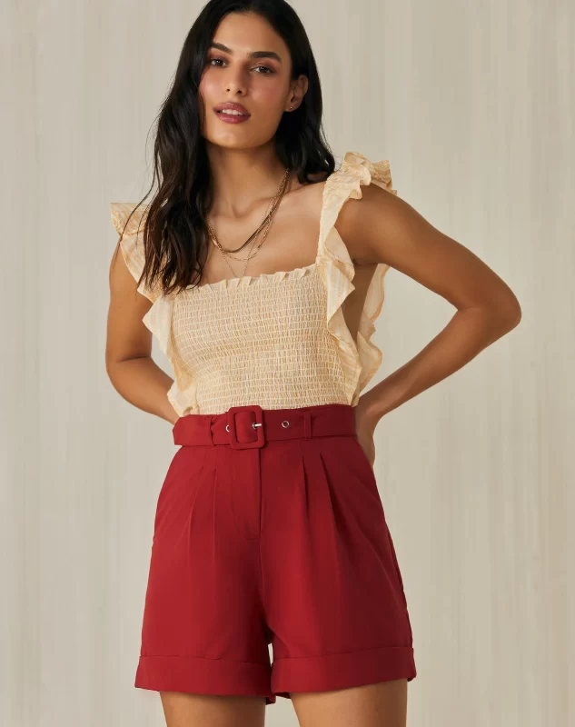 blusa crudo con short bordo